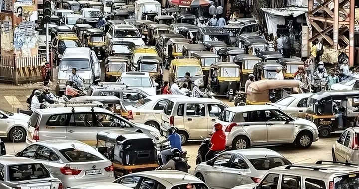 都是十四亿人口，印度每1000人仅34人有车，中国1000人中有多少？