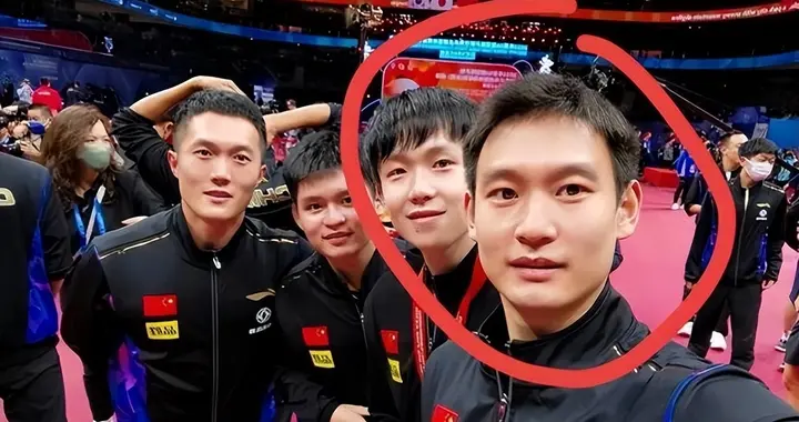 抹黑蒯曼，背刺樊振东，挑衅张继科，国乒男队“搅屎棍”被揪出