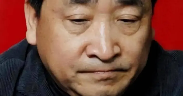 不装了！“红歌风波”仅一月，姜昆低调回国，小心思终于藏不住了