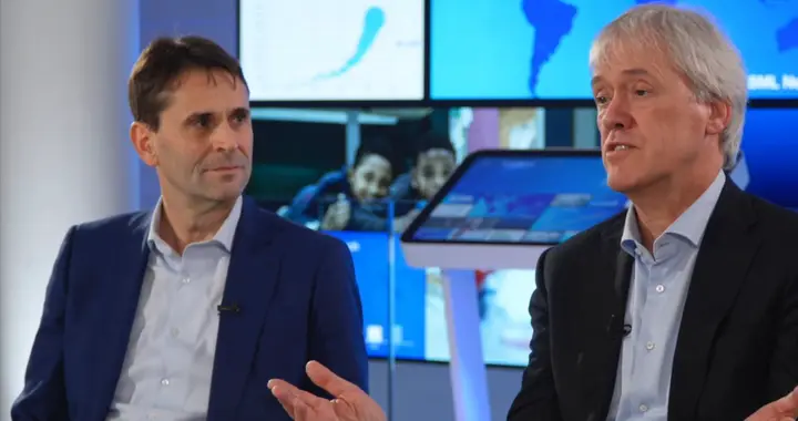 听美国调遣的ASML开始后悔，两任CEO公开表示制裁中国是自掘坟墓