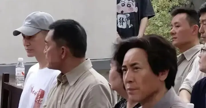 于和伟，戳穿唐国强在圈内的真实处境，他也给所有老戏骨提了个醒