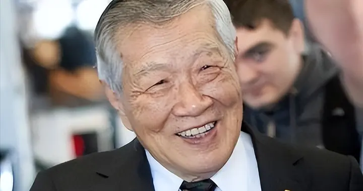她是李昌钰头婚妻子，马来西亚千金小姐，全力托举丈夫事业高升
