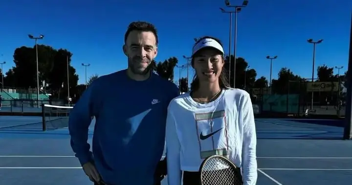 中国金花郑钦文在里巴回归后状态强势回升，里巴就是定海神针