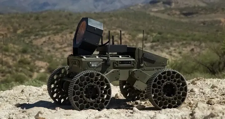 美国公司推出“火蚁”反坦克无人车，可单人操控蚁蜂作战