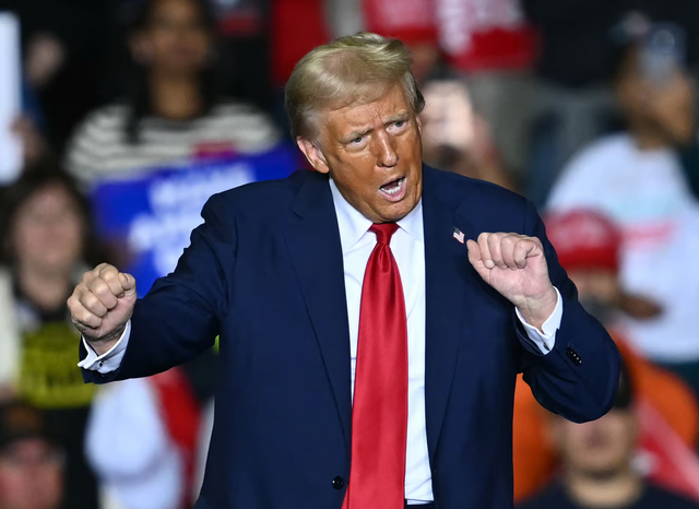 特朗普在亚马逊上架了一个店铺