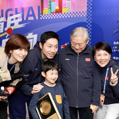 在田间：许昕一家太好了，幸福的美好模样！