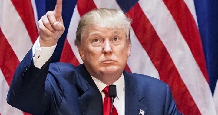 特朗普弃台后，美国批准一项交易，要逼华全额付款，中国连夜换将