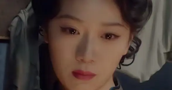 短剧百亿女王上综艺，李成儒让她滚回短剧，何赛飞模仿她死鱼眼！