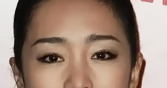 难怪巩俐很少回国，原来姐姐父亲爱人，都成了她心里抹不去的遗憾