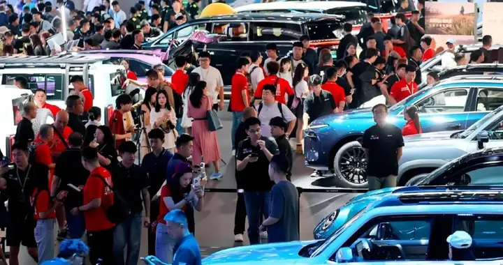 ​9月销量：头部创纪录，大盘跌三成，车市开启存量竞争