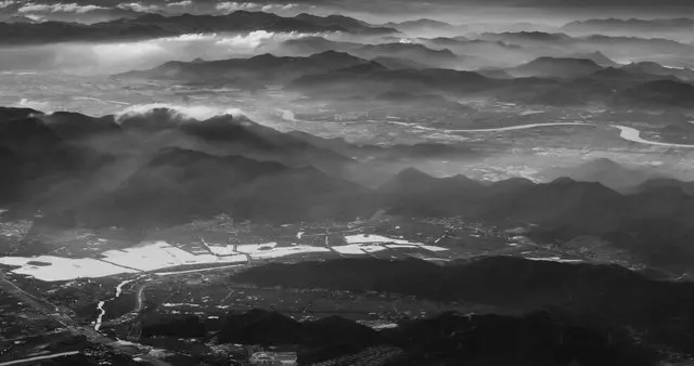 浙江跟福建那个民营经济更强一些？