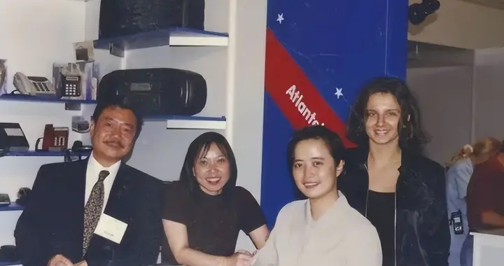 原来她就是王传福的妻子，怪不得做啥都能来财，娶一个贤妻旺三代