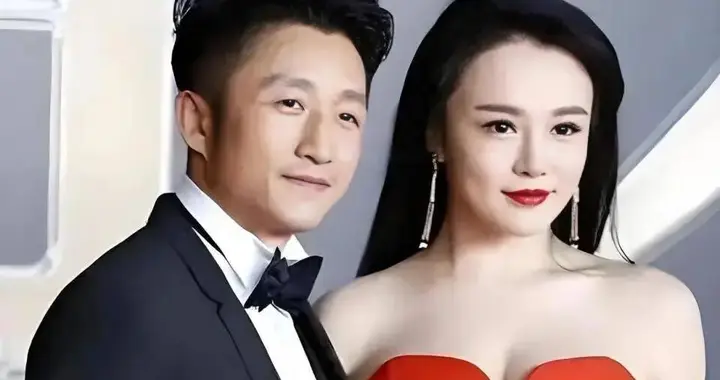 《姐姐当家2》：邹市明一次温柔开车门，为何换来冉莹颖满眼戒备