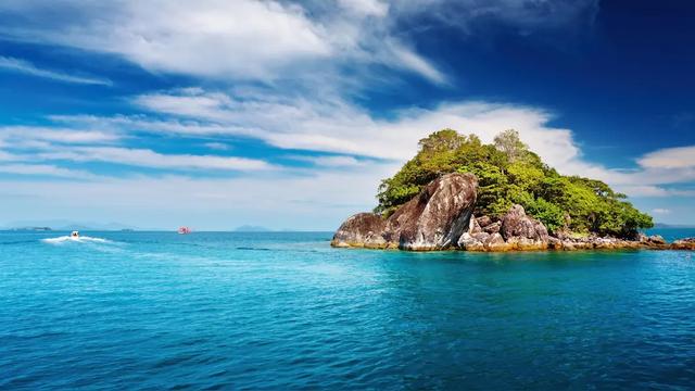 兮言兮言：有个女生被采访说，她男朋友送了