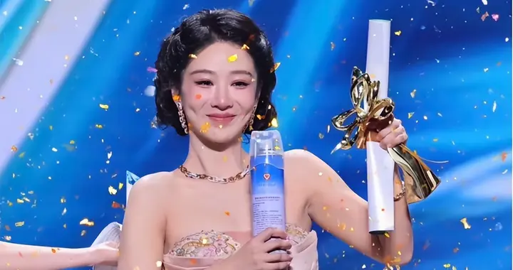 戏子误国！7月刚过半，就有3位明星接连塌房，理由一个比一个离谱