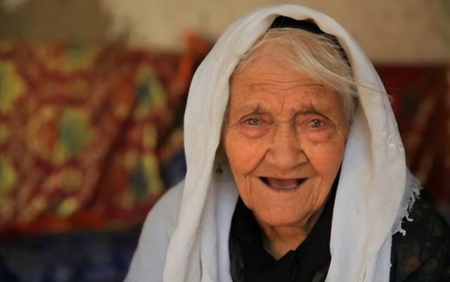 “人老两个坎熬过就长寿”，这两坎是指“哪两年”？越早了解越好