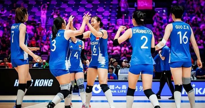 瞎指挥！8中2，多次丧失机会仍留在场，球迷怒问赵勇：为何不换她