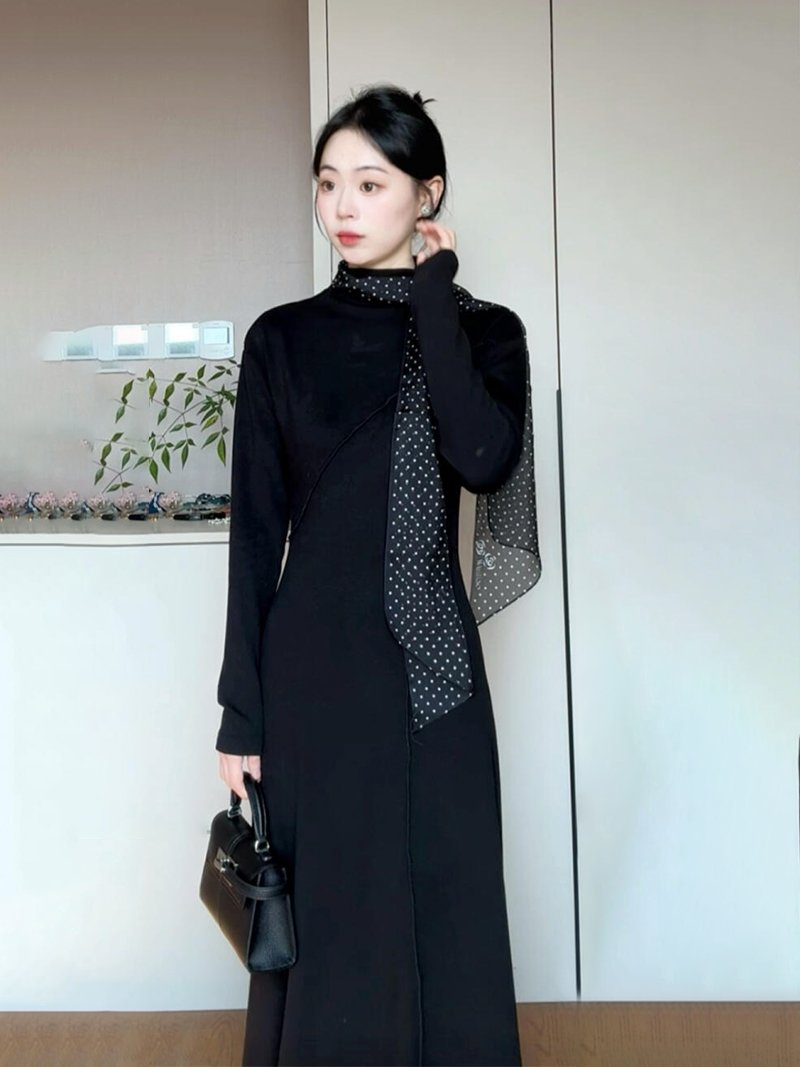 赫本风黑色连衣裙高级感显瘦掐腰小黑裙百搭