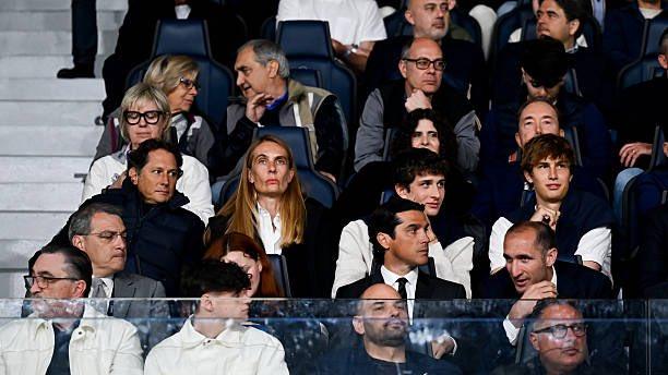 新尤文启航：少见啊。昨天埃尔坎出现在了贝