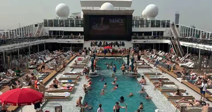 当导弹划过波斯湾：200中国老人的"战争邮轮"日记