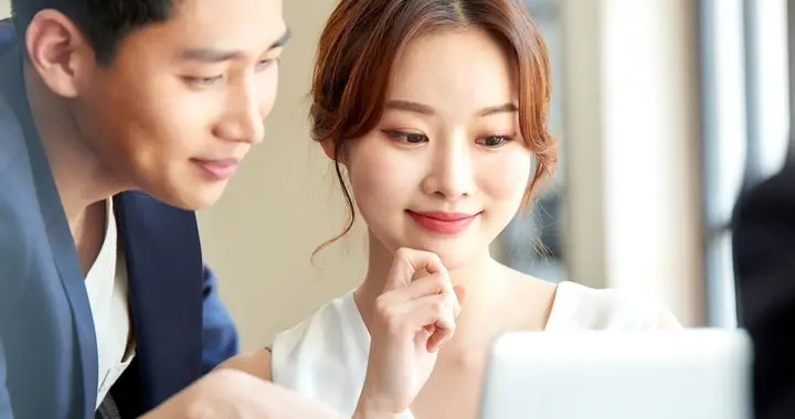 夫妻互发不雅照，到底违不违法？别想多了！