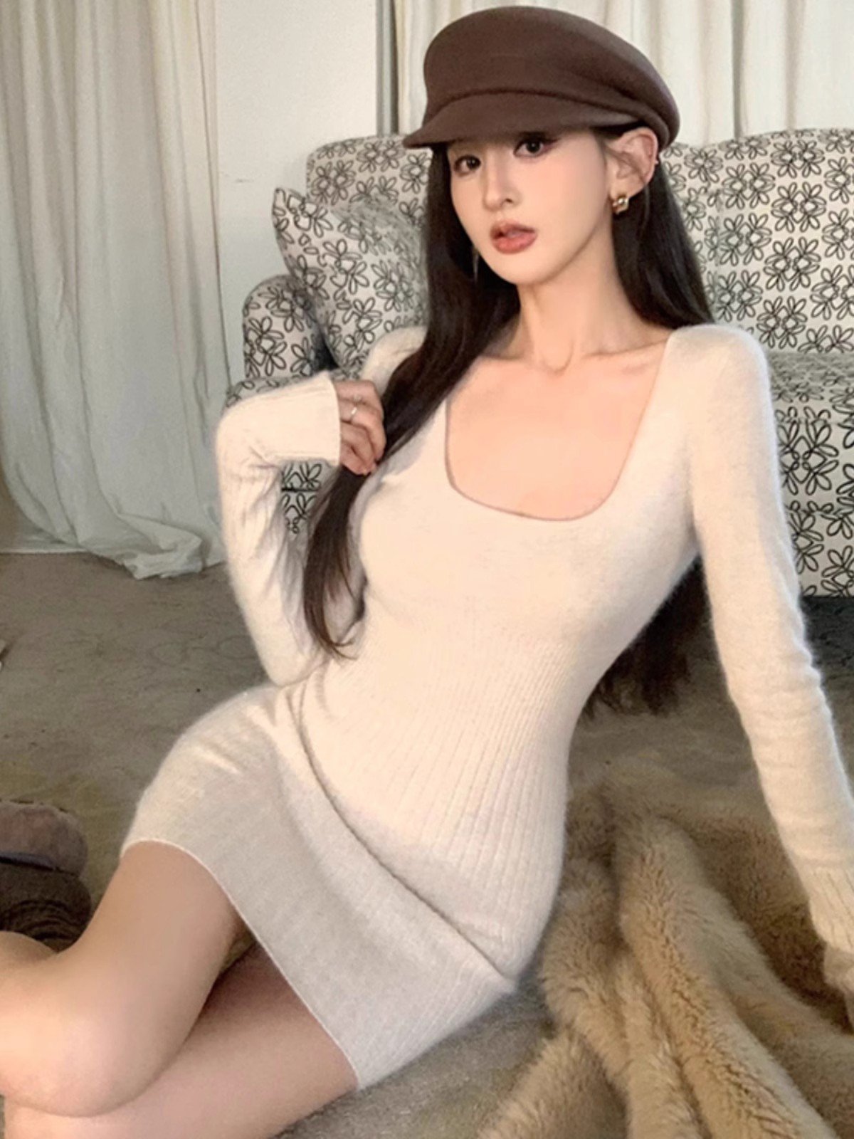 性感白色方领针织连衣裙女秋冬内搭miu系