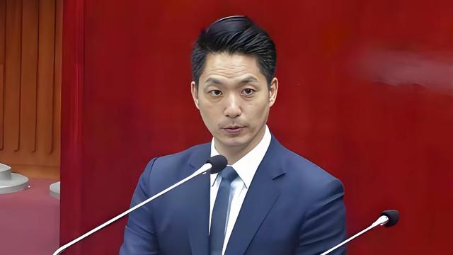 小阿蔓的梦游记：蒋万安在台北市议会，被民