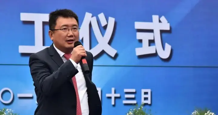 复旦学霸造出“抗疫神器”，56岁手握两家科创板上市公司