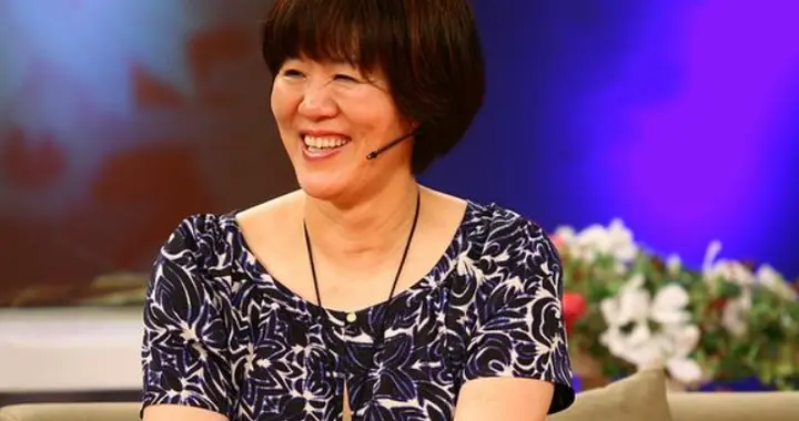 她在排球界地位很高，如今退休了依旧被频繁提起，她现状如何