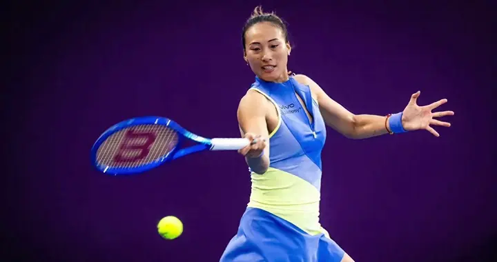 郑钦文拼到最后一刻，三盘鏖战新科澳网冠军，多哈站止步16强