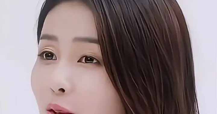 白月光在逃！白鹿演的王韵娜，治好了我的“现偶尴尬症”