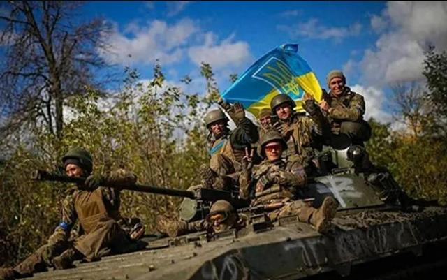 俄军打穿顿巴斯前线，守军逃兵已超10万！乌少将：部队即将溃败