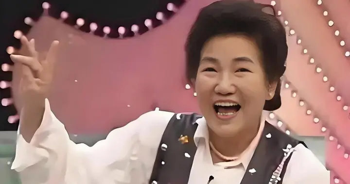 一句春晚台词揪出潜伏间谍，赵丽蓉去世26年，为何仍是央媒常客？