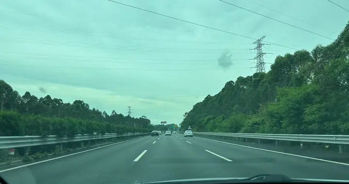 到底是走国道省钱，还是走高速划算？14年老司机来告诉你答案！