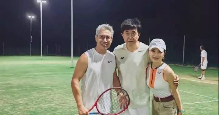 65岁付笛生现状：住北京四合院，妻子冻龄似少女，儿子是大网红