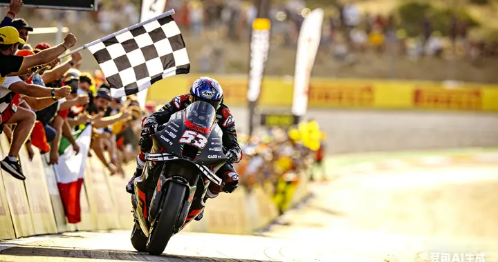 一战封神！山村学徒张雪，机车WSBK双冠，中国摩托撕碎38 年垄断