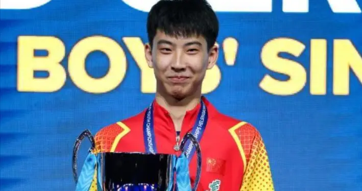 3-2，绝杀日本吉村和弘，17岁中国小将李和宸0-11后大逆转