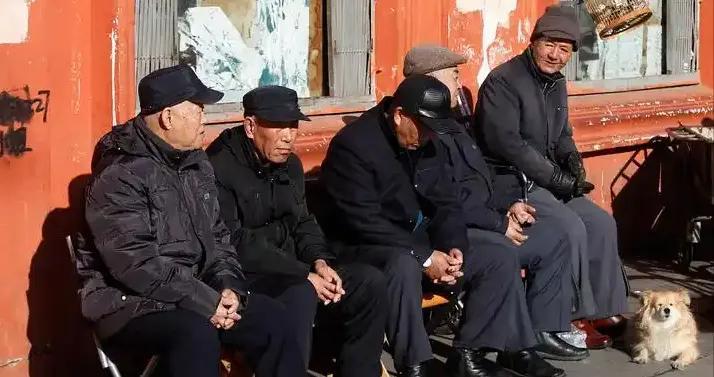 医生：不管你信不信，老人55岁后，大多有这4个现状！要坦然接受