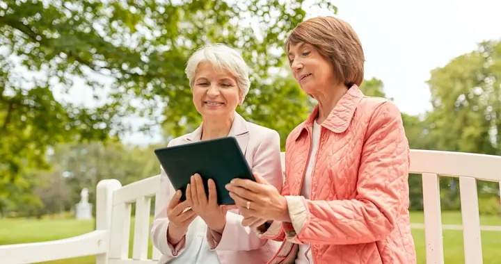 2026年，养老金上涨会取消挂钩调整？别慌，人社回复六个字