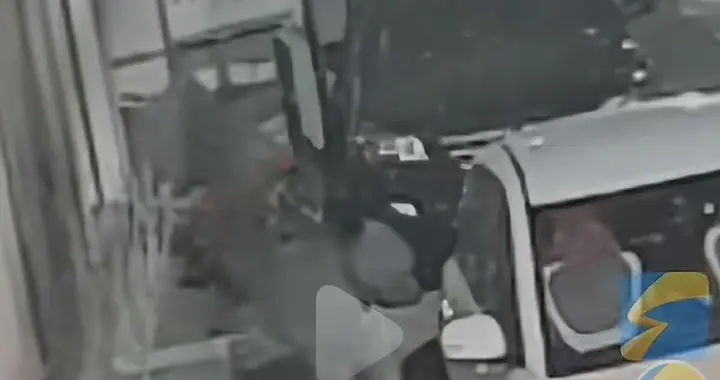 白天是验车员，半夜是划车贼：大理租车行的“杀猪盘”能这么玩？