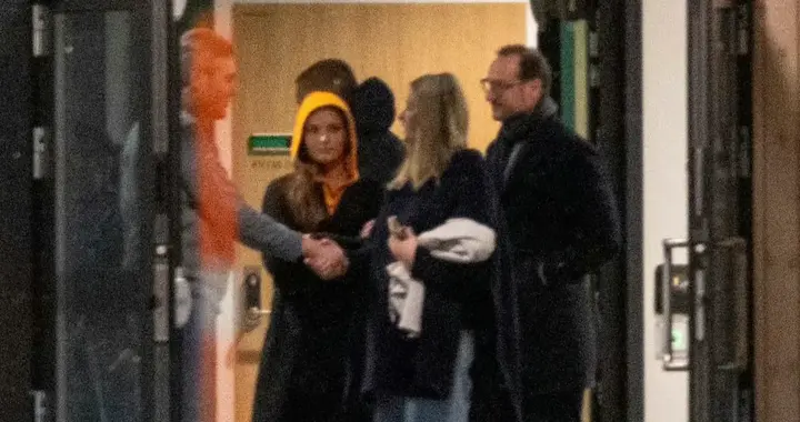 爱泼斯坦风波后首露面！挪威王储夫妇探望长子，梅特的婚姻保住了