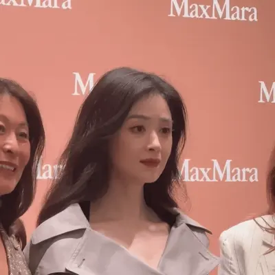 顾青璃：蒋欣这穿搭非常高级，她不仅人美