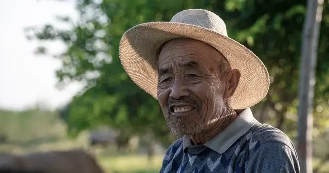 60岁往后，假如你没有外债，孩子也结婚了，就不要到处打工