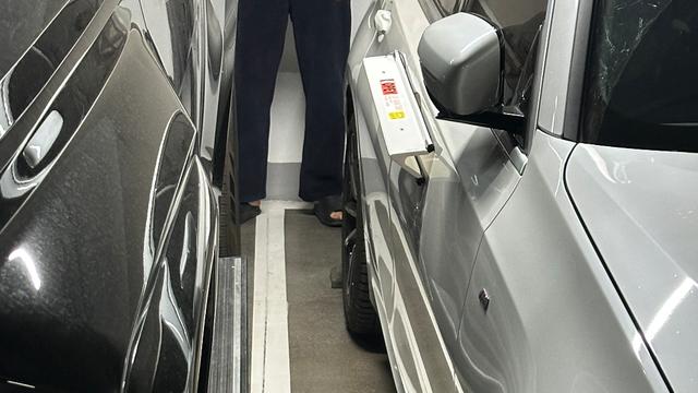 花儿朵朵1992：终于装上了防撞条，车位