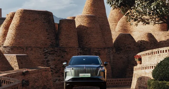 红旗HS6 PHEV安全硬核，金刚堡垒电池终身质保？