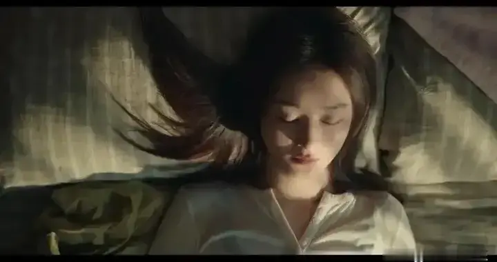 赵丽颖《在人间》赛博朋克造型惊艳！12cm高跟鞋打戏封神