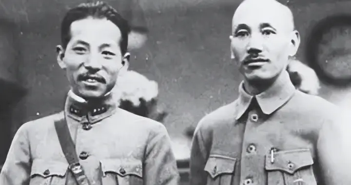 蒋介石1975年去世，张学良三日苦思挽联，葬礼上十六字寓意深远