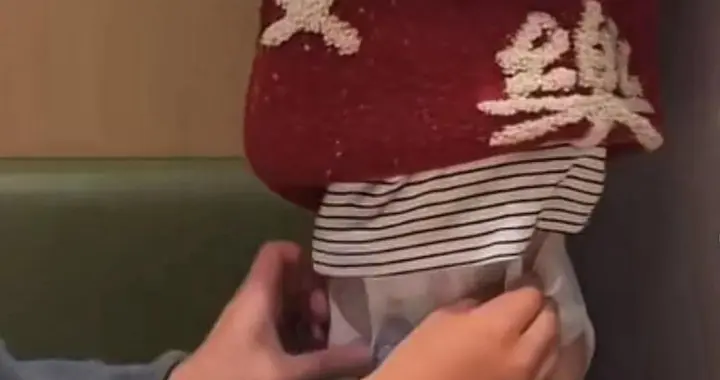 不靠谱家长自己曝光海底捞纸尿裤事件，这难道是要赔钱的节奏