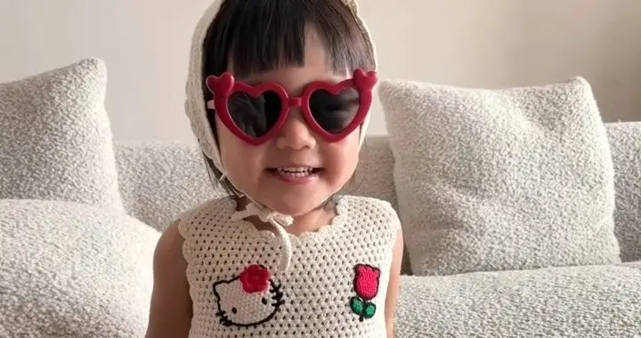 明道罕见晒2岁女儿正脸照，眉眼酷似爸爸，灵动乖巧，女儿奴实锤