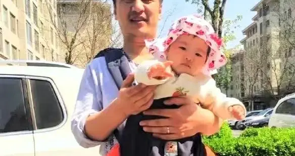 看哭了！张雪峰女儿流泪发文，透露爸爸最穷的时候是怎么熬过来的